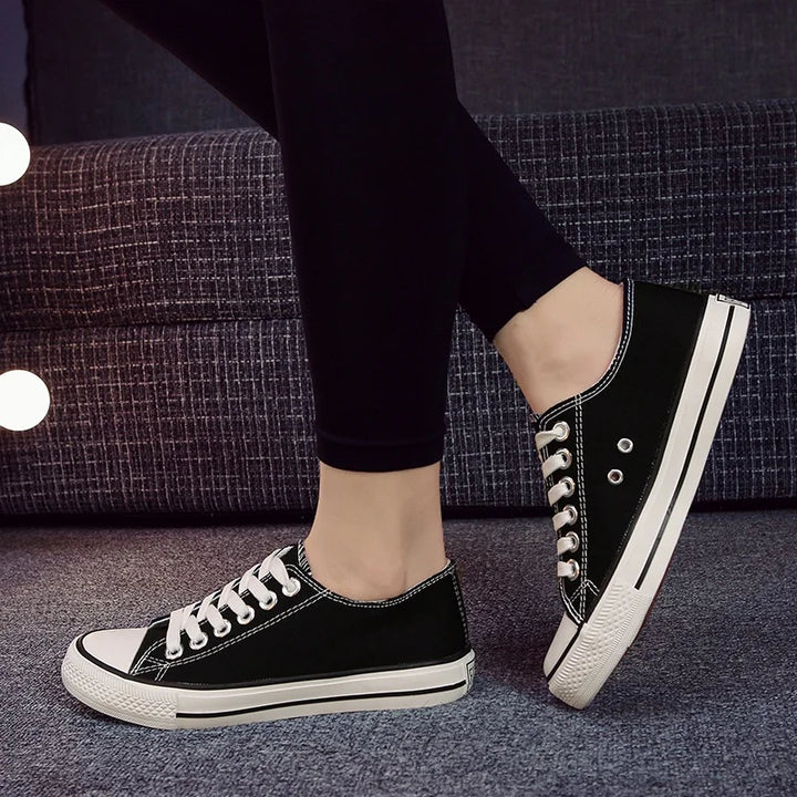 Dorothea | Classic Canvas Shoes